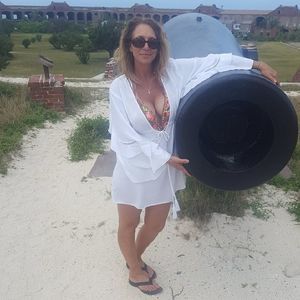 Meet your Posher, Claudia